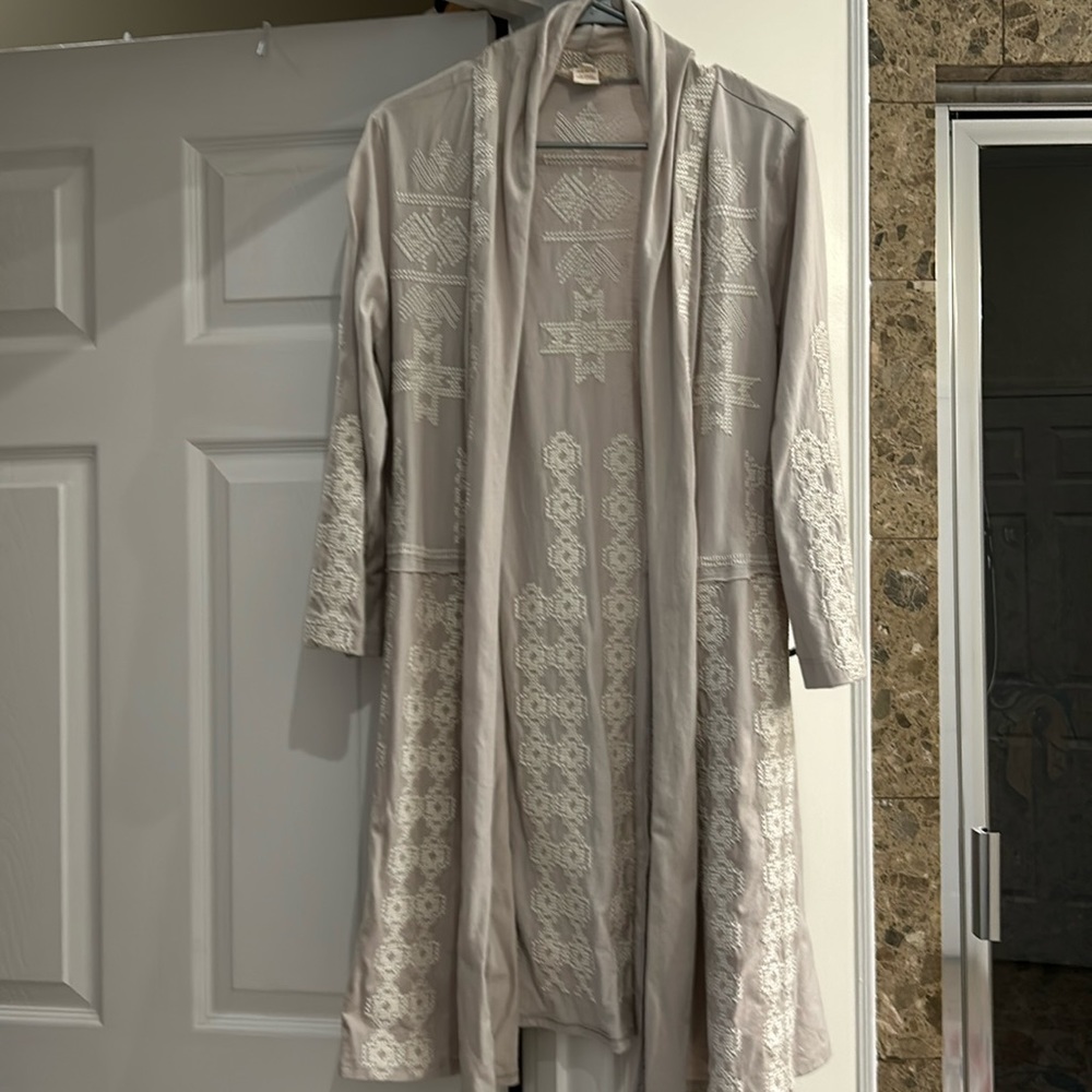Kimonos ivory with cross stitching